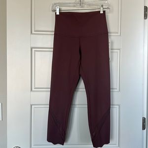 *BRAND NEW* Lululemon Wunder Under HR Crop 23” Scallop